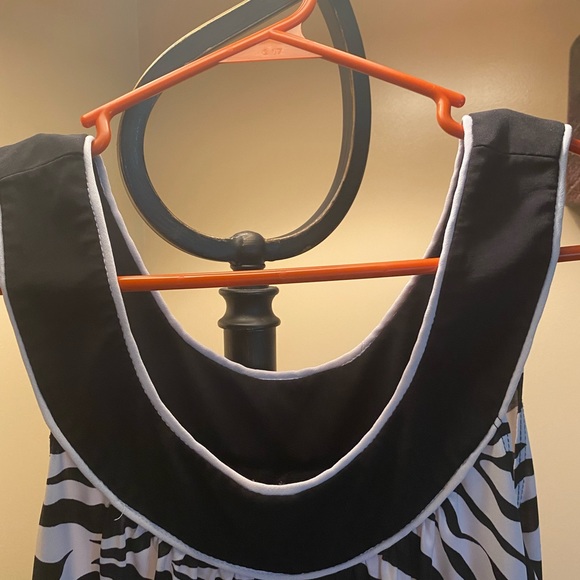 Top - Picture 2 of 4